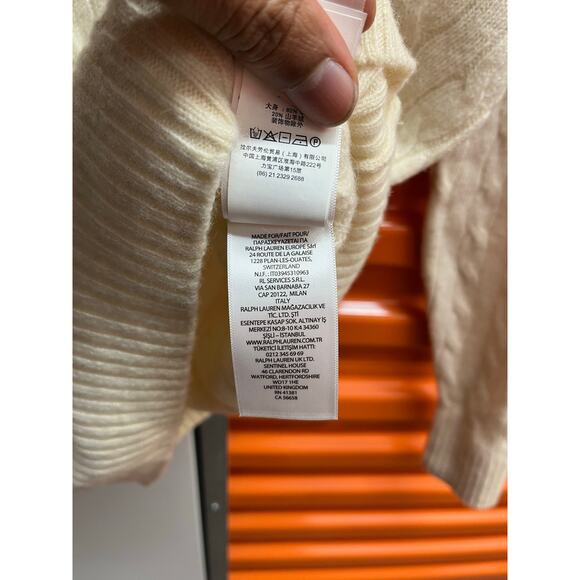 Polo Ralph Lauren - Cable-Knit Wool-Cashmere
Sweater/ L - Picture 7 of 9
